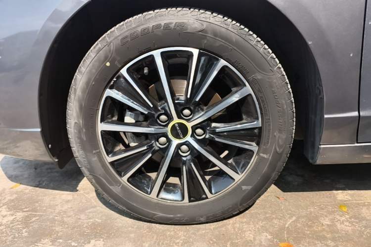 Used Roewe i5 2021 1.5L CVT Diamond Edition Left Front Wheel Hub