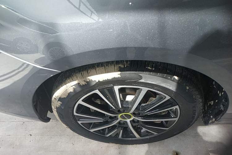 Used Roewe i5 2021 1.5L CVT Starry Edition Left Front Wheel Hub