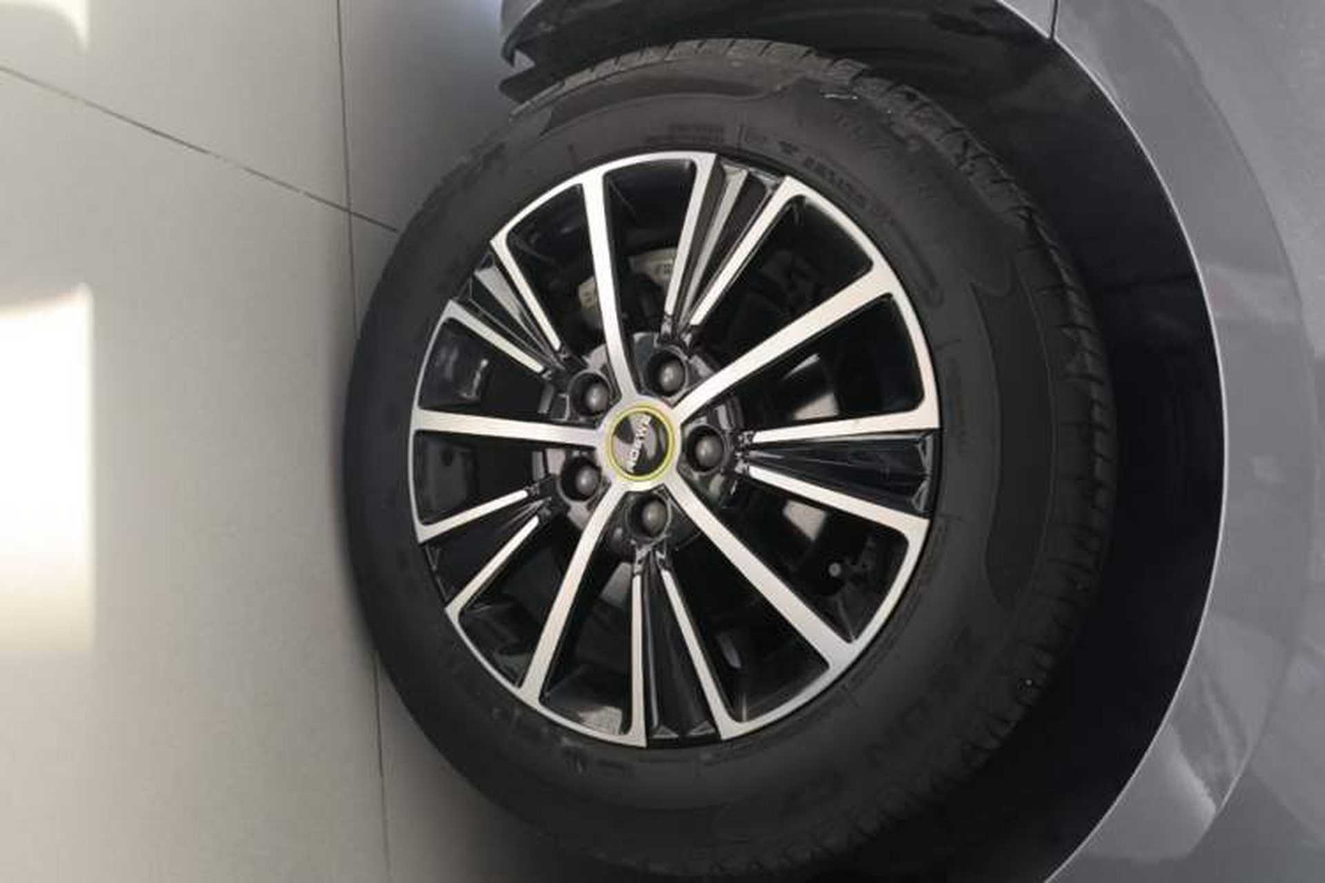 Used Roewe i5 2021 Revised Version 1.5L CVT Diamond Edition Left Front Wheel Hub