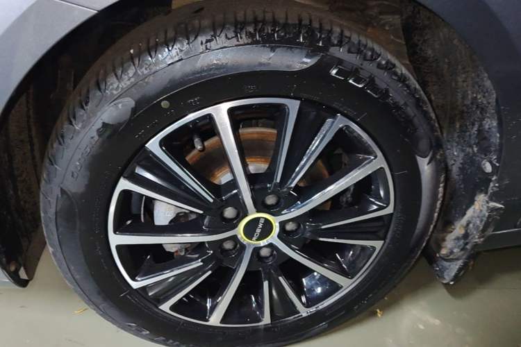 Used Roewe i5 2021 1.5L CVT Diamond Edition Left Front Wheel Hub
