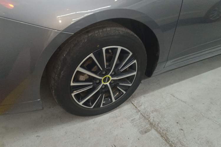Used Roewe i5 2021 1.5L Manual Platinum Edition Left Front Wheel Hub