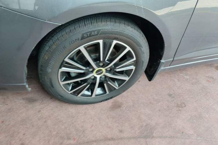 Used Roewe i5 2021 1.5L CVT Diamond Edition Left Front Wheel Hub