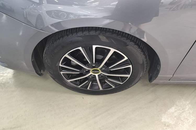 Used Roewe i5 2021 1.5L CVT Diamond Edition Left Front Wheel Hub