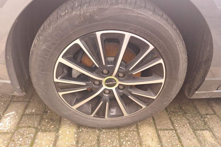 Used Roewe i5 2021 Revised Version 1.5L CVT Diamond Edition Left Front Wheel Hub