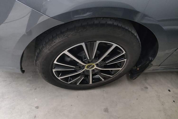 Used Roewe i5 2021 1.5L Manual Platinum Edition Left Front Wheel Hub