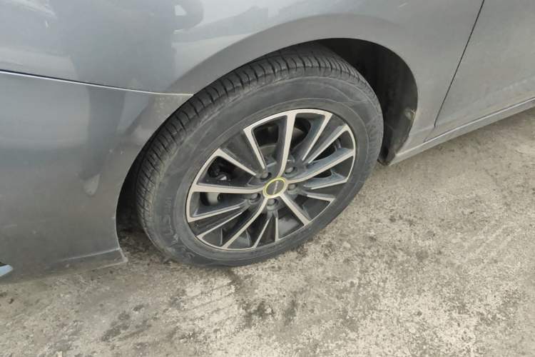 Used Roewe i5 2021 Revised Version 1.5L CVT Diamond Edition Left Front Wheel Hub