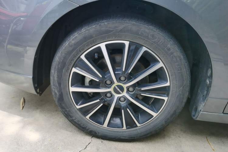 Used Roewe i5 2021 Revised Version 1.5L CVT Diamond Edition Left Front Wheel Hub