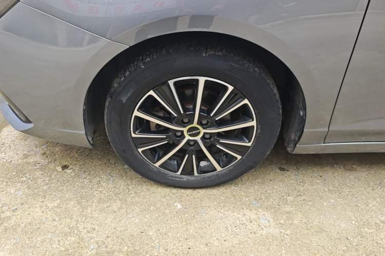 Used Roewe i5 2021 1.5L CVT Diamond Edition Left Front Wheel Hub