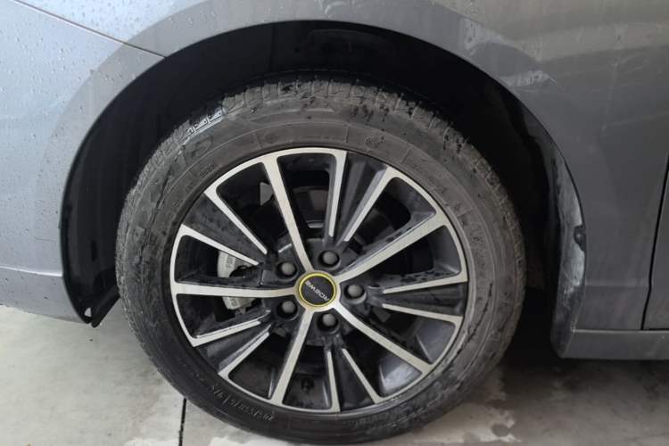 Used Roewe i5 2021 1.5L Manual Platinum Edition Left Front Wheel Hub