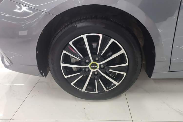 Used Roewe i5 2021 1.5L CVT Diamond Edition Left Front Wheel Hub