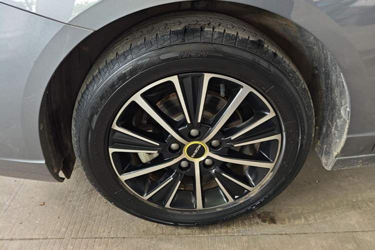 Used Roewe i5 2021 1.5L Manual Platinum Edition Left Front Wheel Hub