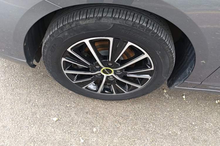Used Roewe i5 2021 1.5L CVT Diamond Edition Left Front Wheel Hub
