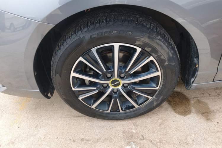Used Roewe i5 2021 1.5L CVT Diamond Edition Left Front Wheel Hub