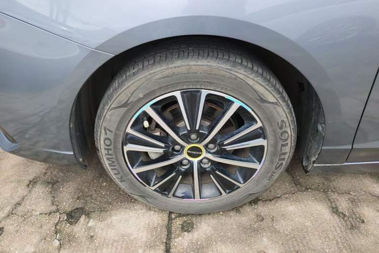 Used Roewe i5 2021 Revised Version 1.5L CVT Diamond Edition Left Front Wheel Hub