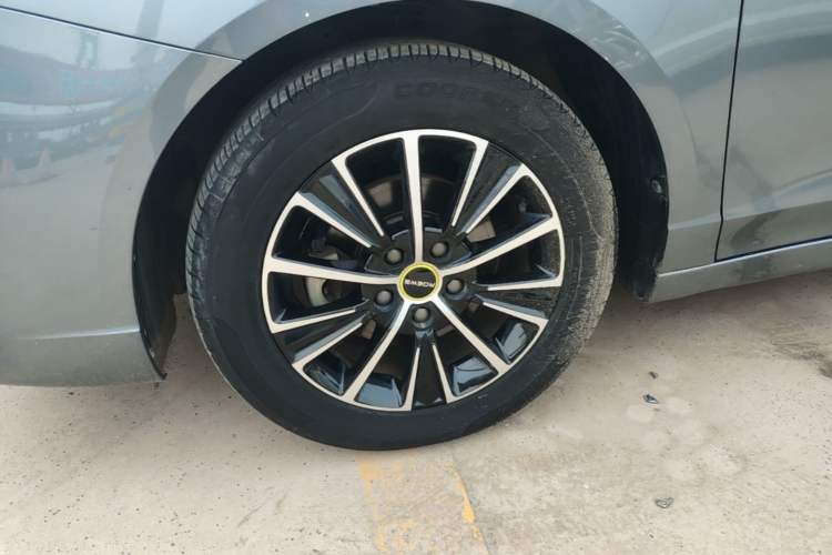 Used Roewe i5 2021 1.5L CVT Starry Edition Left Front Wheel Hub