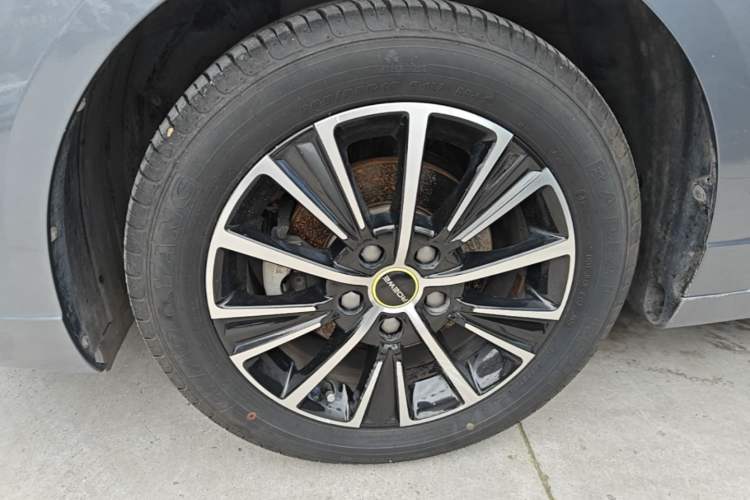 Used Roewe i5 2021 1.5L CVT Diamond Edition Left Front Wheel Hub