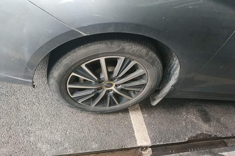 Used Roewe i5 2021 1.5L CVT Diamond Edition Left Front Wheel Hub