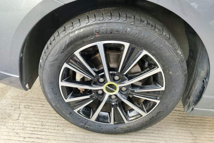 Used Roewe i5 2021 1.5L CVT Diamond Edition Left Front Wheel Hub