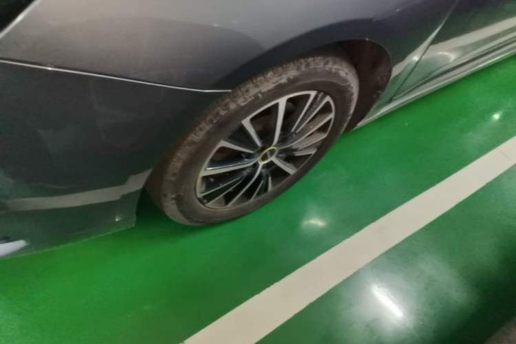 Used Roewe i5 2021 1.5L CVT Diamond Edition Left Front Wheel Hub