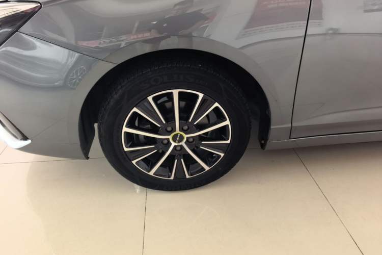 Used Roewe i5 2021 Revised Version 1.5L CVT Diamond Edition Left Front Wheel Hub