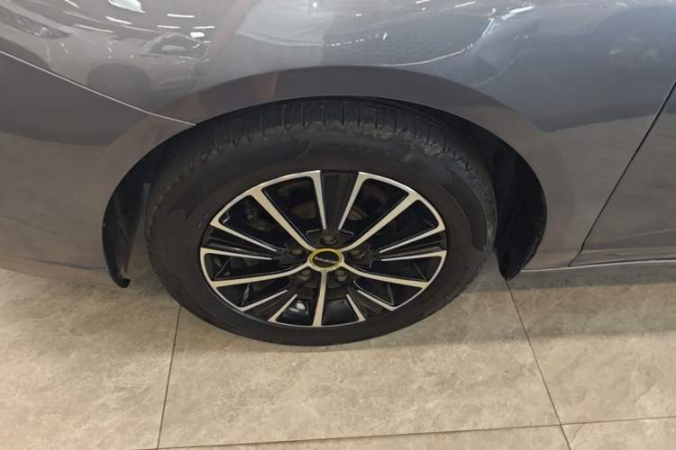 Used Roewe i5 2021 1.5L CVT Diamond Edition Left Front Wheel Hub
