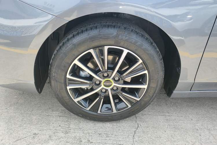 Used Roewe i5 2021 1.5L Manual Platinum Edition Left Front Wheel Hub