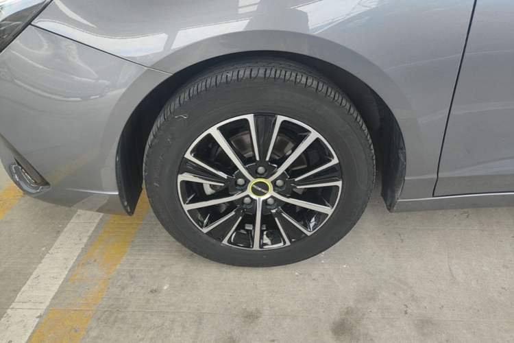 Used Roewe i5 2021 1.5L CVT Diamond Edition Left Front Wheel Hub