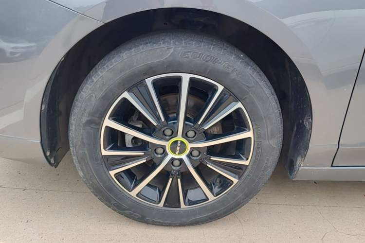 Used Roewe i5 2021 1.5L CVT Platinum Edition Left Front Wheel Hub