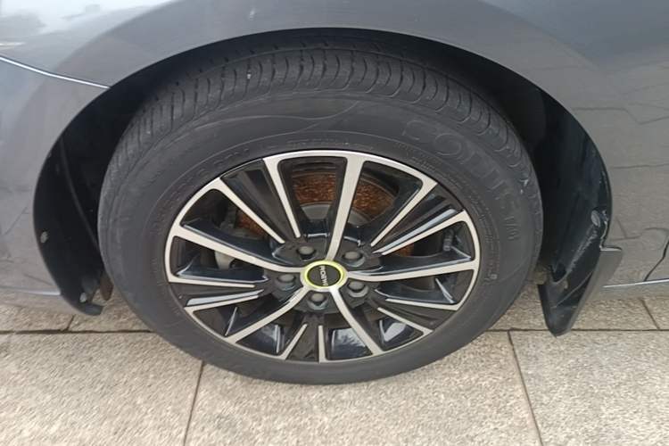 Used Roewe i5 2021 Revised Version 1.5L CVT Diamond Edition Left Front Wheel Hub