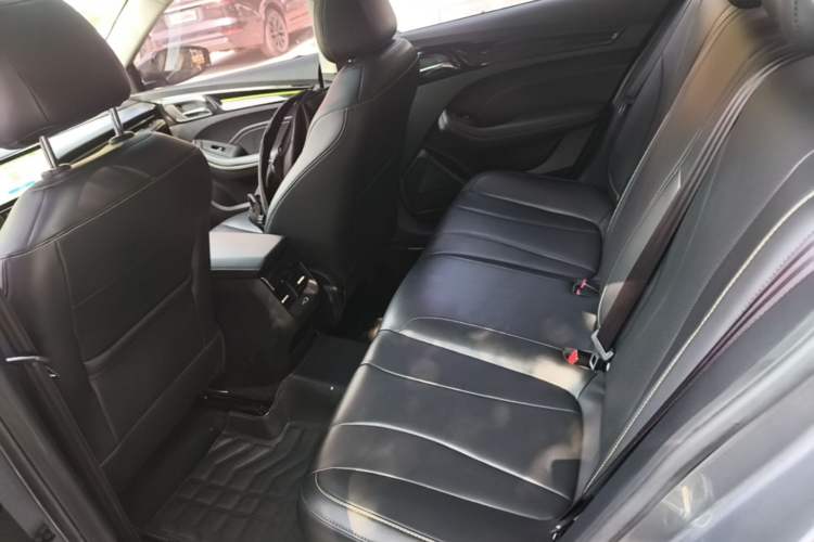 Used Roewe i5 2021 1.5L CVT Diamond Edition Left Rear Seat