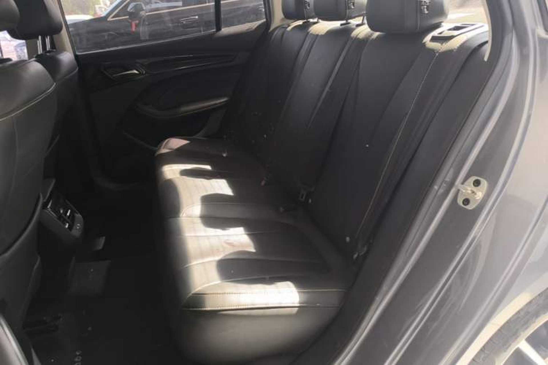 Used Roewe i5 2021 Revised Version 1.5L CVT Diamond Edition Left Rear Seat