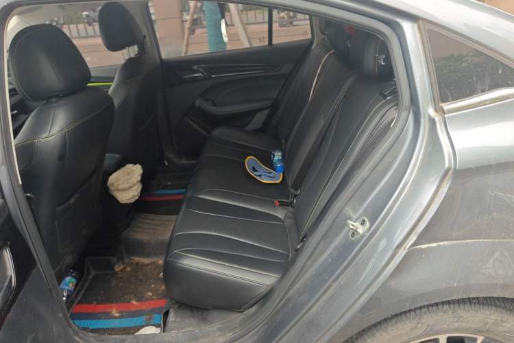 Used Roewe i5 2021 1.5L CVT Diamond Edition Left Rear Seat