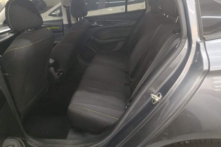 Used Roewe i5 2021 1.5L Manual Platinum Edition Left Rear Seat