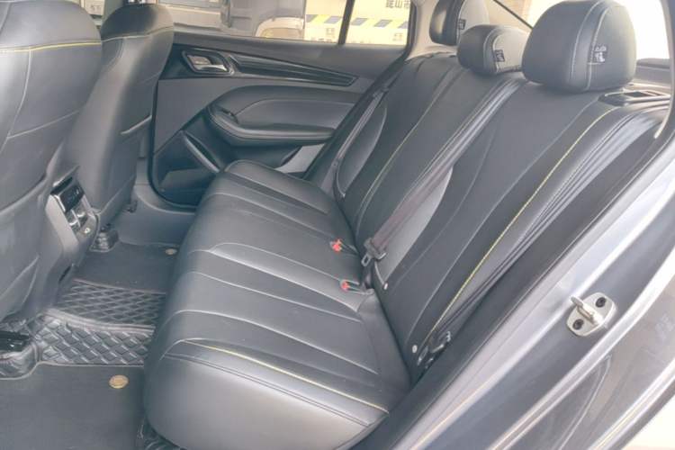 Used Roewe i5 2021 1.5L CVT Diamond Edition Left Rear Seat