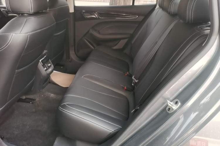 Used Roewe i5 2021 1.5L CVT Platinum Edition Left Rear Seat