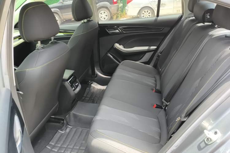 Used Roewe i5 2021 1.5L CVT Platinum Edition Left Rear Seat