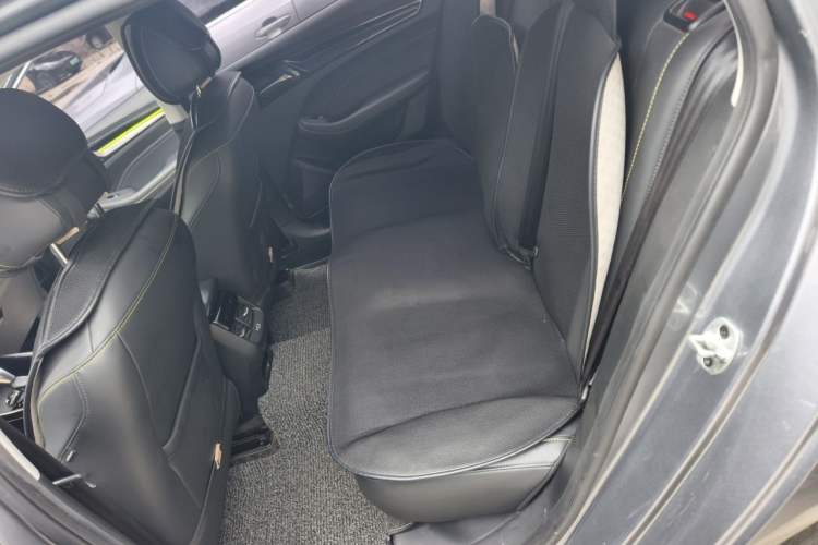 Used Roewe i5 2021 1.5L CVT Diamond Edition Left Rear Seat