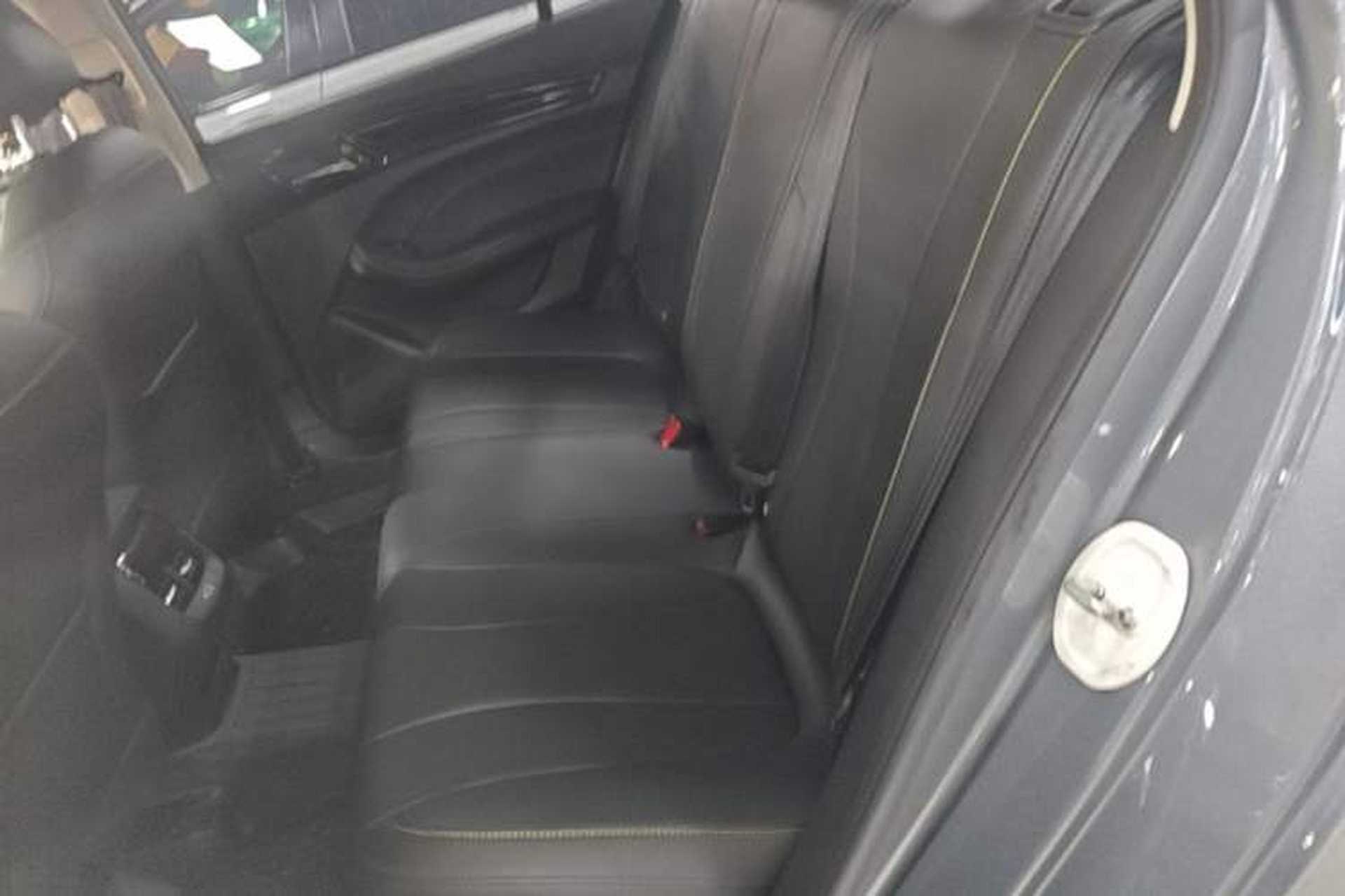 Used Roewe i5 2021 Revised Version 1.5L CVT Diamond Edition Left Rear Seat