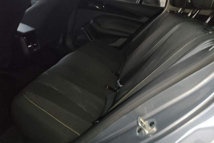 Used Roewe i5 2021 1.5L Manual Platinum Edition Left Rear Seat