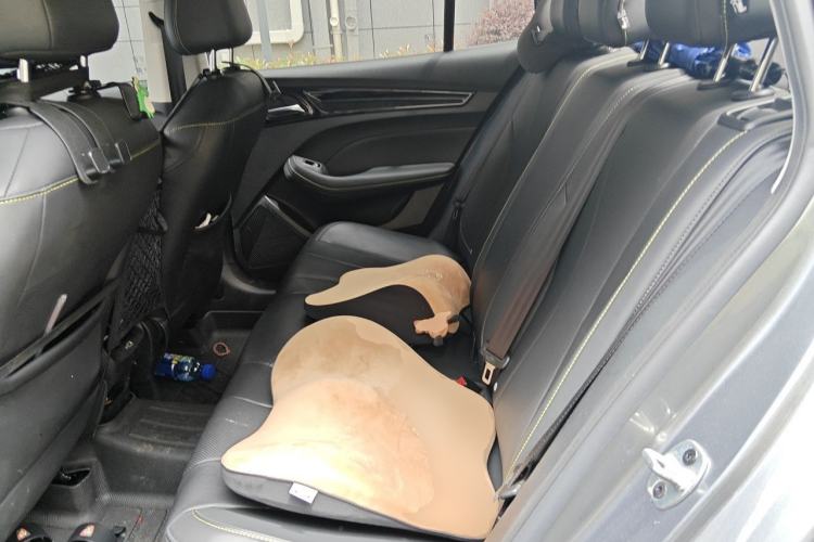 Used Roewe i5 2021 1.5L CVT Diamond Edition Left Rear Seat