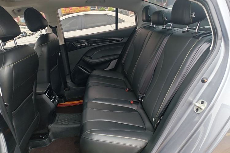 Used Roewe i5 2021 Revised Version 1.5L CVT Diamond Edition Left Rear Seat