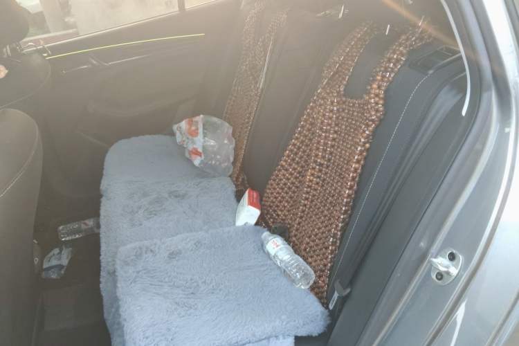 Used Roewe i5 2021 1.5L CVT Platinum Edition Left Rear Seat