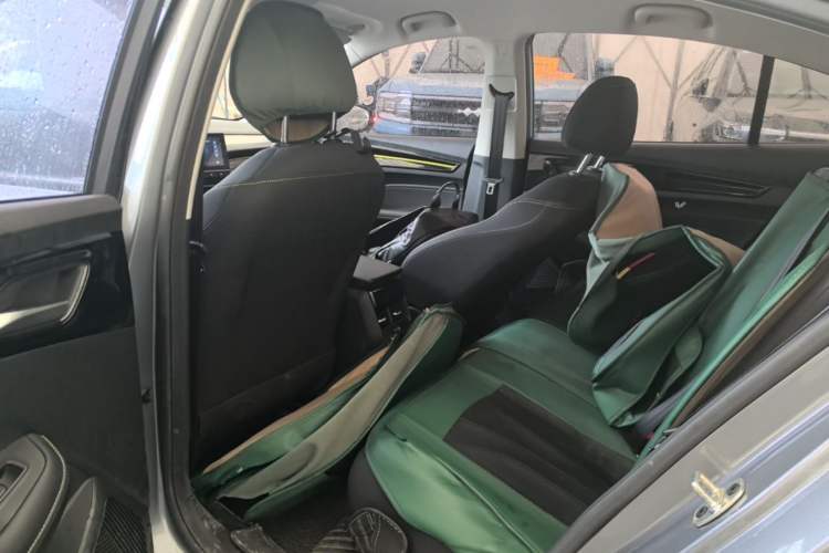 Used Roewe i5 2021 1.5L Manual Platinum Edition Left Rear Seat