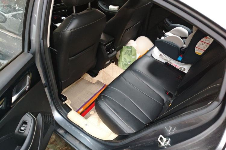 Used Roewe i5 2021 1.5L CVT Diamond Edition Left Rear Seat