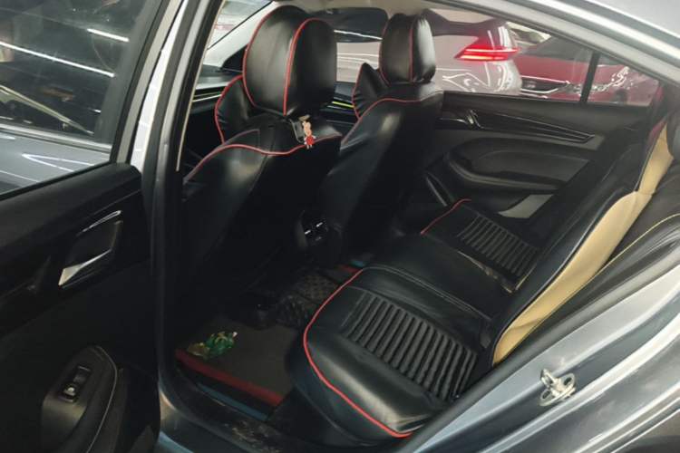 Used Roewe i5 2021 1.5L CVT Diamond Edition Left Rear Seat