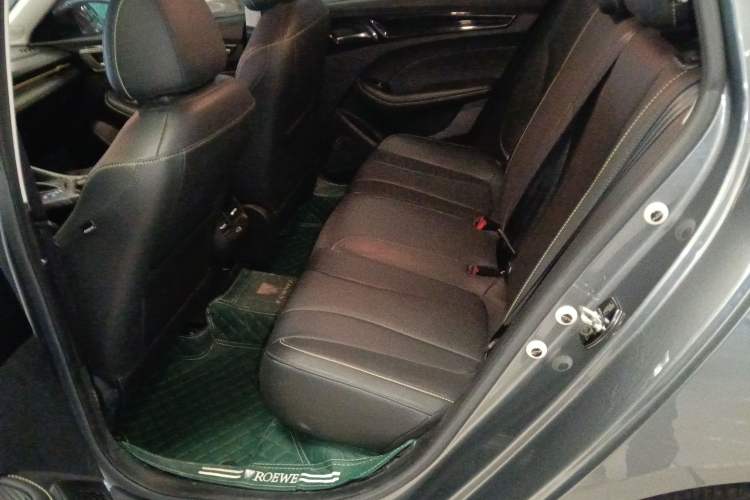 Used Roewe i5 2021 Revised Version 1.5L CVT Diamond Edition Left Rear Seat