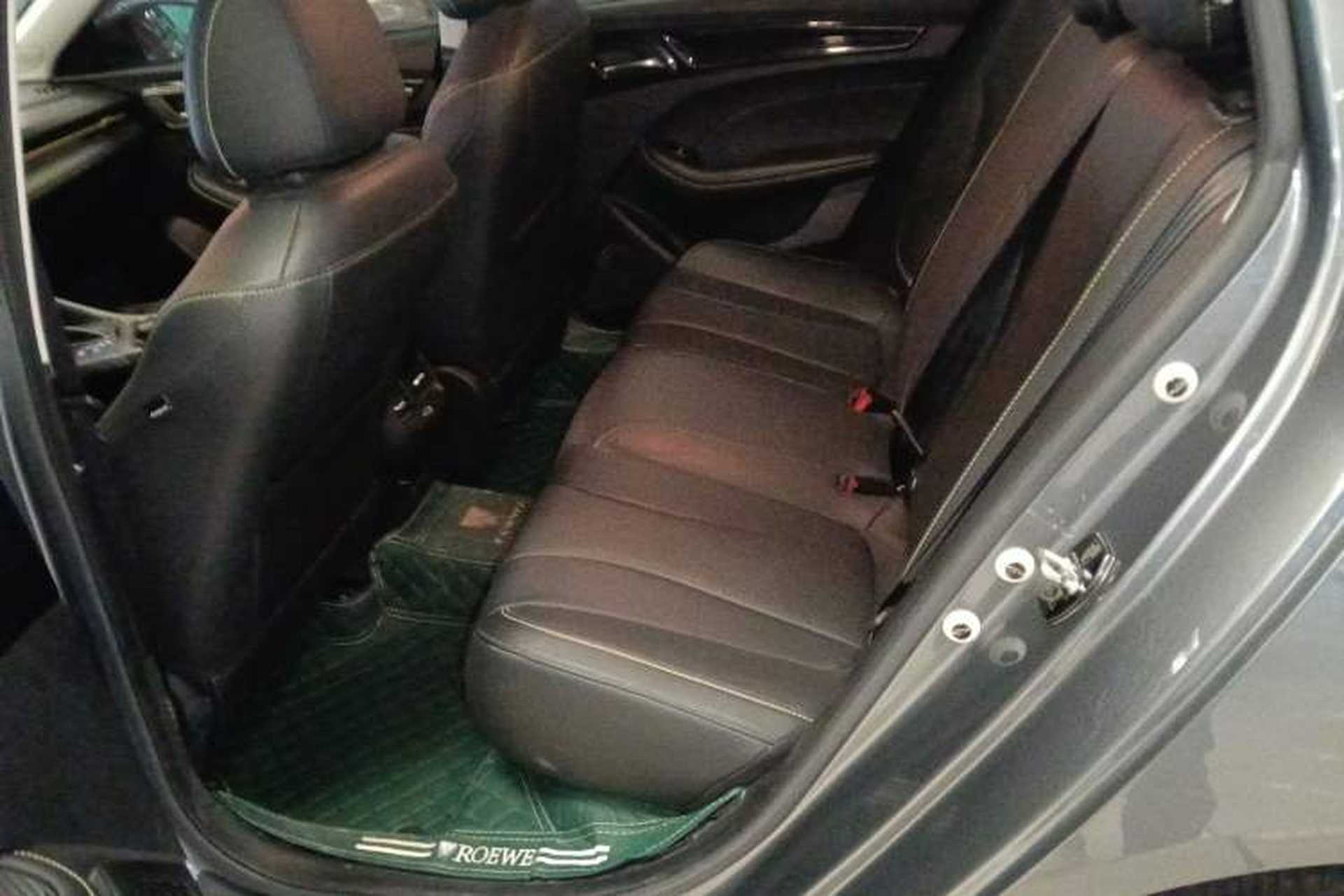 Used Roewe i5 2021 Revised Version 1.5L CVT Diamond Edition Left Rear Seat