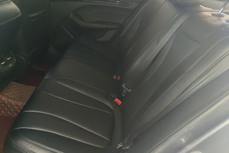 Used Roewe i5 2021 1.5L CVT Platinum Edition Left Rear Seat