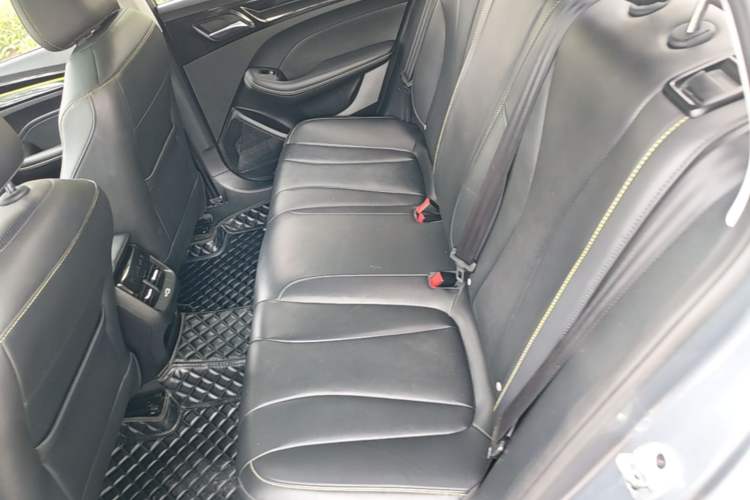 Used Roewe i5 2021 1.5L CVT Diamond Edition Left Rear Seat
