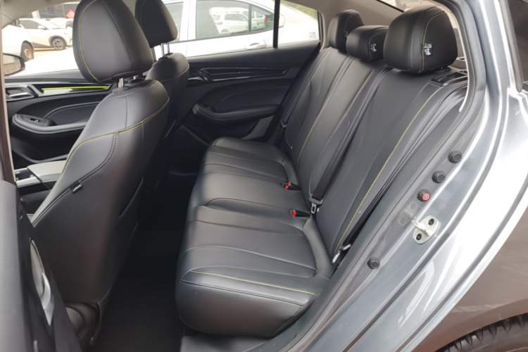 Used Roewe i5 2021 1.5L CVT Diamond Edition Left Rear Seat